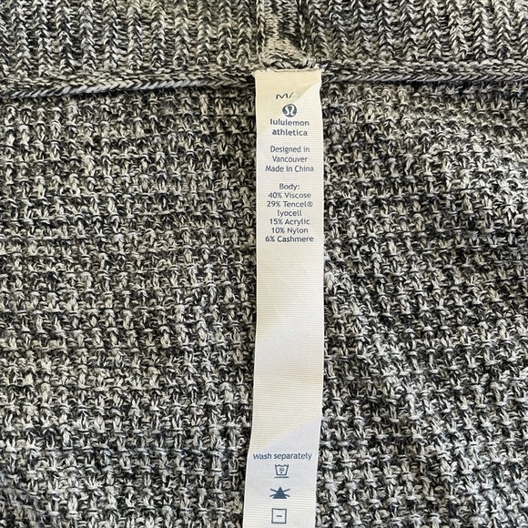 Lululemon Breeze Easy Wrap Heathered Light Grey/Heathered Deep Coal M/L - Picture 4 of 6